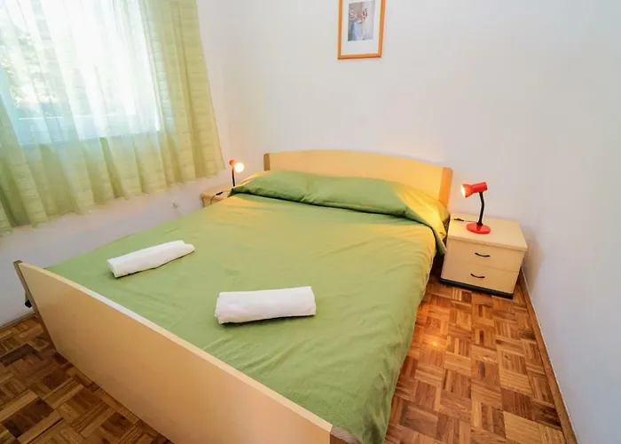 Mandica 3*